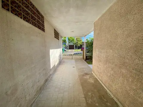 Casa 4 ambientes con 1 baño