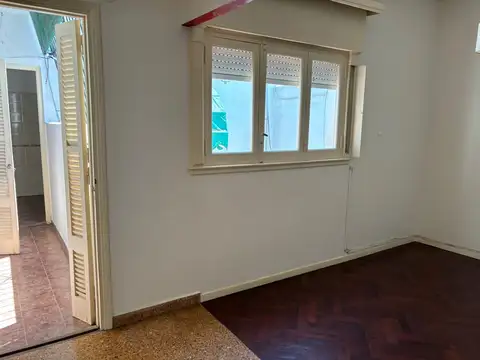 Depto Tipo Casa en Venta 50 años