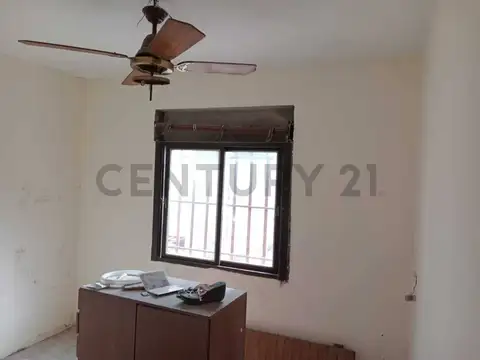VENTA CASA A RECICLAR BARRIO BELGRANO 2 UNIDADES  CON 2 DORMITORIOS CADA UNA