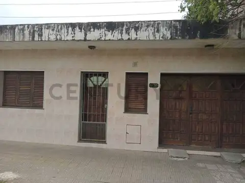 VENTA CASA A RECICLAR BARRIO BELGRANO 2 UNIDADES  CON 2 DORMITORIOS CADA UNA