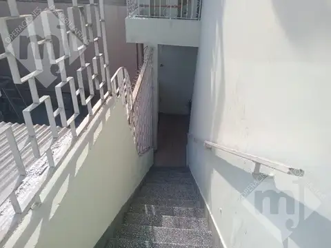 Depto Tipo Casa en Alquiler de 3 ambientes