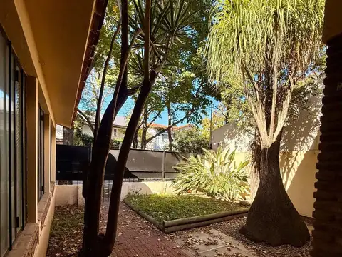 Venta de casa multifamiliar en Olivos