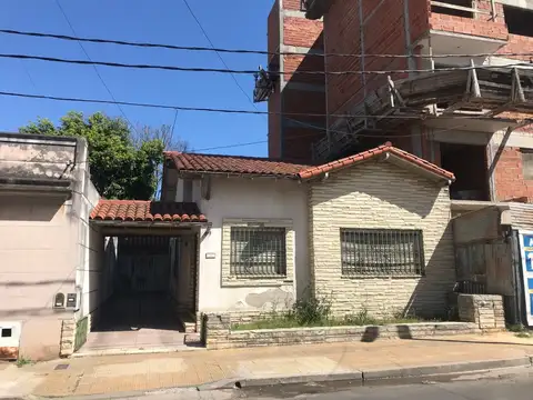 PASAJE PISANO 424 entre Yatay y Boatti.