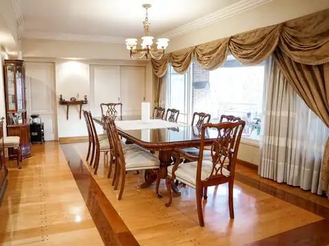 Departamento en Venta 5 Ambientes c/ Dependencia - 3 Cocheras