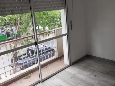 VENTA + CASA 2 DORM 1 COMODIN + COCHERA PATIO Y TERRAZA EXC+ BARRIO INDUSTRIAL ROSARIO