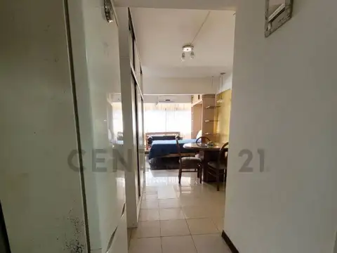 SE VENDE MONOAMBIENTE EN AVENIDA SANTA FE,  PISO ALTO. APTO PROFESIONAL.