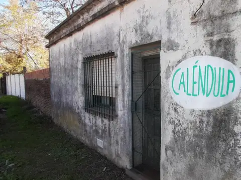 Casa 3 ambientes con 1 baño