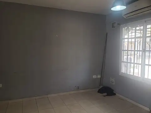 Casa 5 ambientes con 1 baño