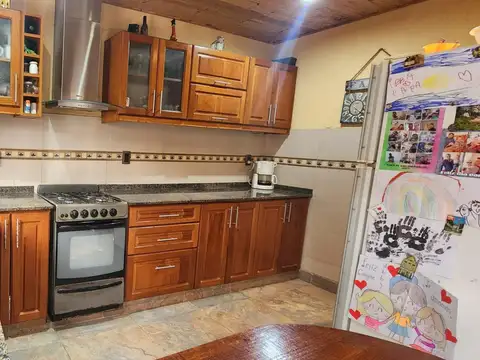 Depto Tipo Casa 5 ambientes con 2 baños