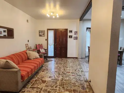 Depto Tipo Casa en Venta de 4 dormitorios