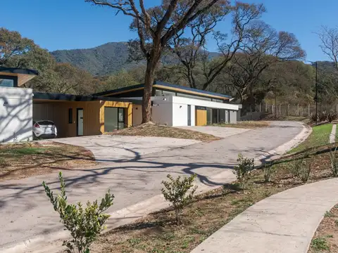 VENTA CASA URBANIZACION EL RETIRO