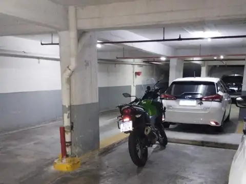 Cochera en Recoleta Ayacucho y Pacheco de Melo