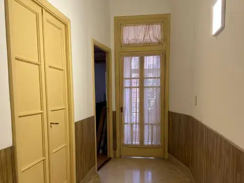 Avenida Carlos Calvo 1700