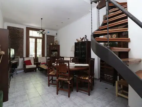 Avenida Hipólito Yrigoyen 3000