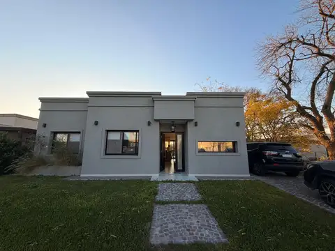 Casa en Alquiler en Pilar del Este - Santa Elena, USD 1.300
