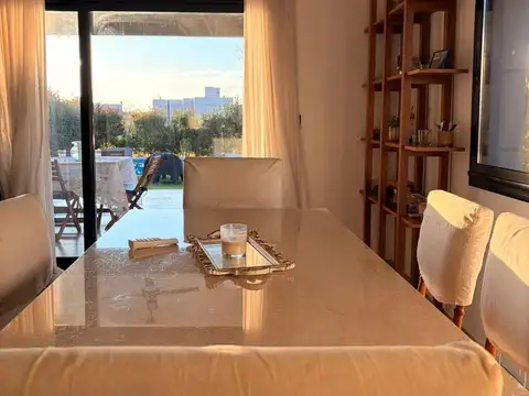 Casa en Alquiler de 3 dormitorios