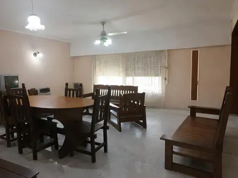 VENTA DE CASA CON LOCAL AL FRENTE DE 3 DORMITORIOS EN FISHERTON