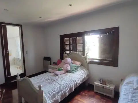 Casa en  VENTA -  4 dormitorios - Beccar