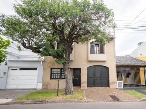 Casa 4 dormitorios con piscina y quincho en Fomento 9 de Julio