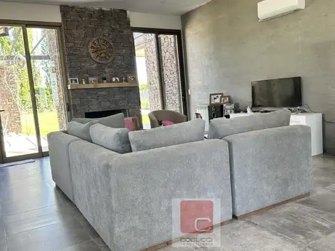 Casa en Venta en Luján de Cuyo, USD 685.000