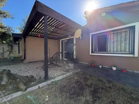 Casa 4 Ambientes En Venta - Francisco Alvarez, Moreno