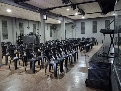 LOCAL EN SAN JUSTO 460 METROS SOBRE AVENIDA