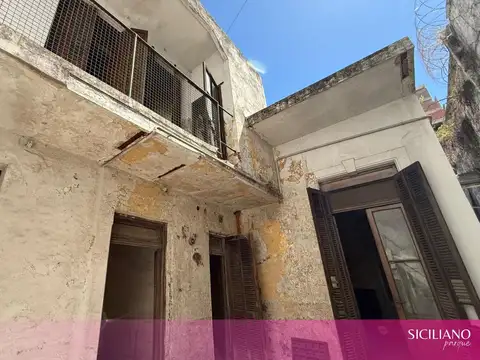 Casa en Alquiler con 1 cochera