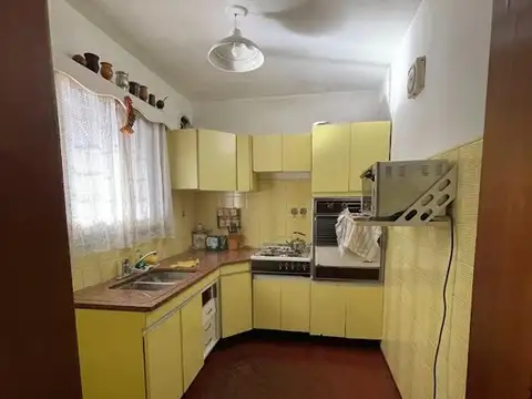Depto Tipo Casa 4 ambientes con 2 baños