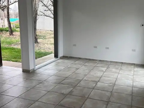 Casa en Venta en Plottier, USD 280.000