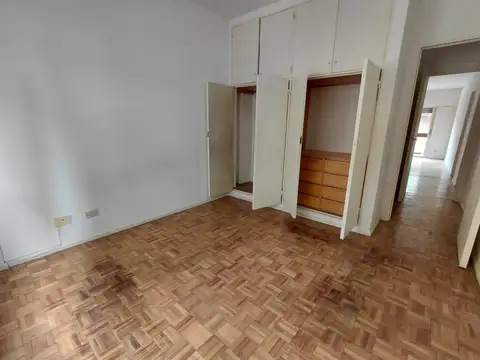 Departamento en Alquiler con 1 cocheras