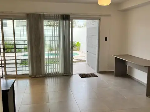 Depto Tipo Casa en Alquiler de 3 dormitorios