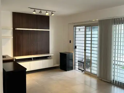 Depto Tipo Casa 4 ambientes con 2 baños