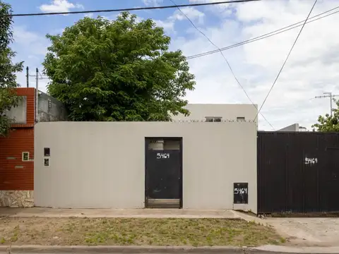 Casa en Venta en Isidro Casanova, USD 65.000