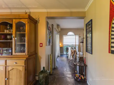 Casa 5 ambientes con 2 baños