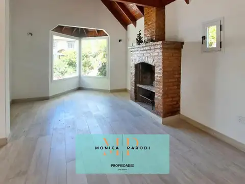 Casa en Alquiler con 2 cocheras