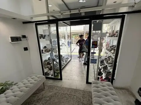 Local en Venta en Moron Sur, USD 300.000