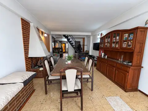 Depto Tipo Casa en Venta de 4 ambientes