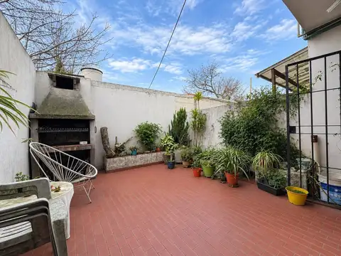 Ph al frente 4 ambientes, patio, parrilla y lavadero Temperley