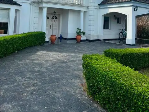 Impresionante Casa Estilo Frances En Alquiler En Garin