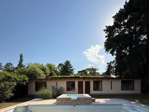 CASA + 2 DEPTOS. B° PLAYA GRANDE - VILLA DEL DIQUE