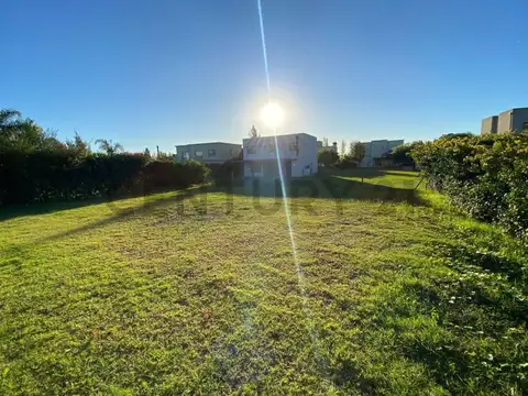 Casa en Venta con 4 cocheras