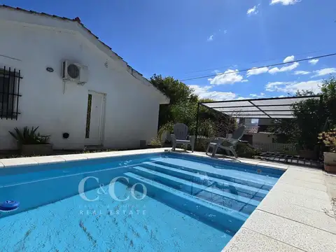 Casa en Venta con 1 cochera