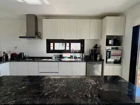 VENTA CASA C/ PILETA BARRIO SANTA ELENA-PILAR