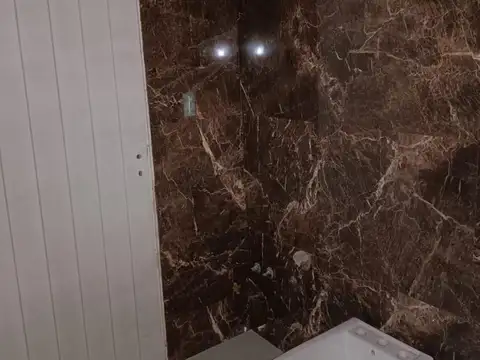 Casa 5 ambientes con 4 baños