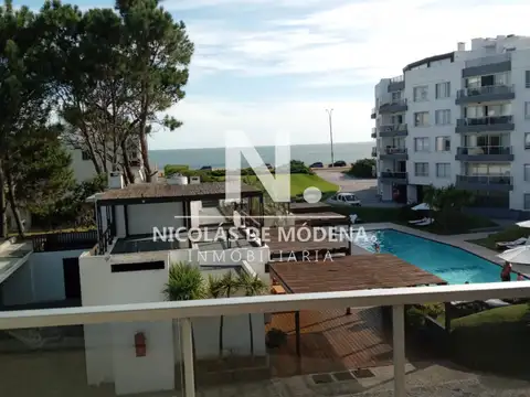 Excelente apartamento en complejo frente al mar  Mansa
