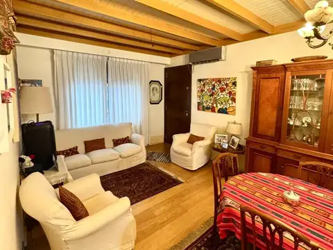 Casa 6 ambientes con 4 baños