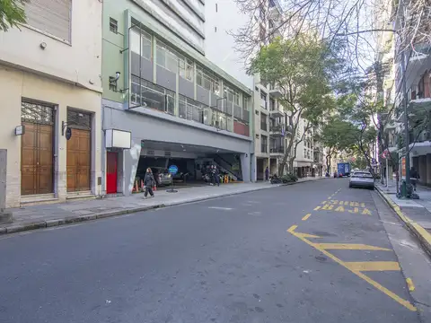 Casa 11 ambientes con 2 baños