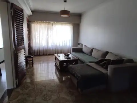 Casa 6 ambientes con 3 baños