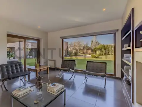 Casa en Venta en Los Ceibos, USD 540.000