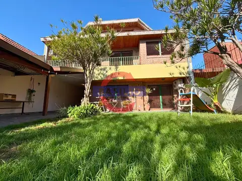 Casa 6 ambientes con 2 baños